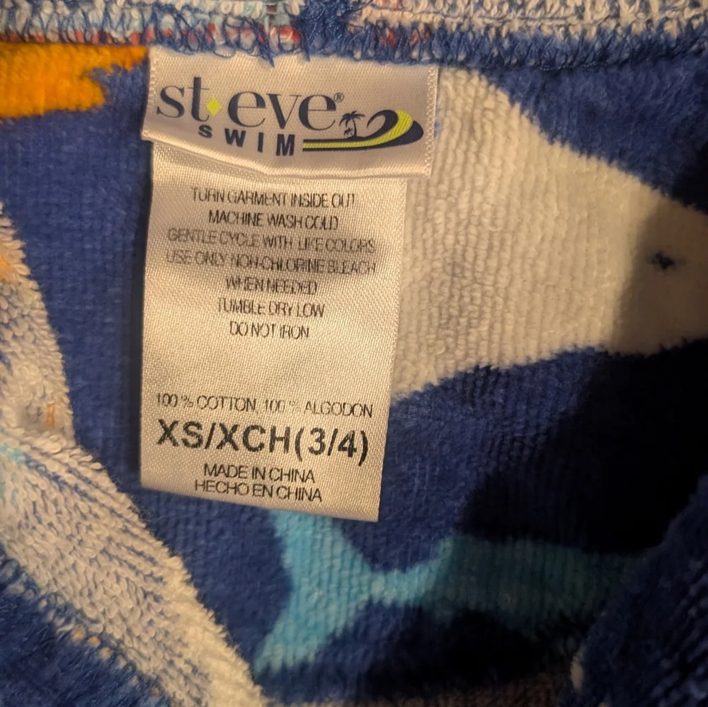 Shark Robe - Picture 2 of 3